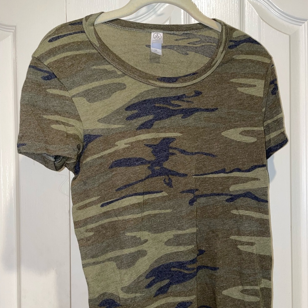Alternate shirt size M